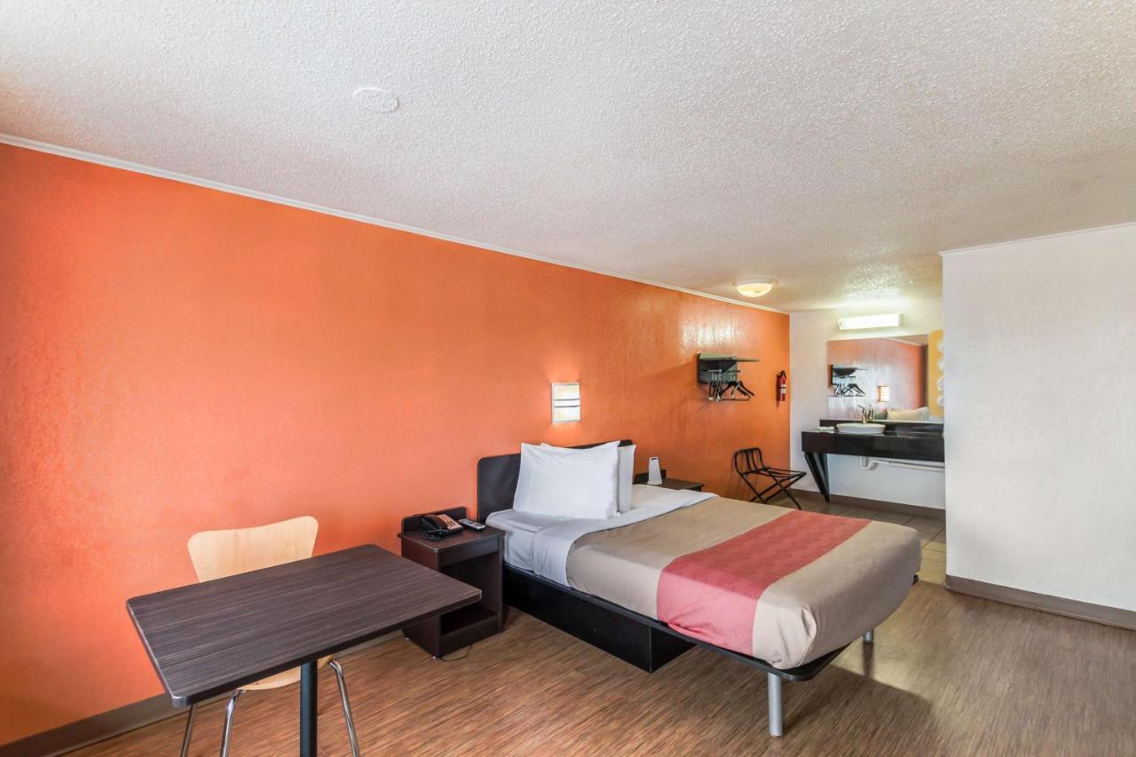 Motel 6 Kalamazoo Zewnętrze zdjęcie